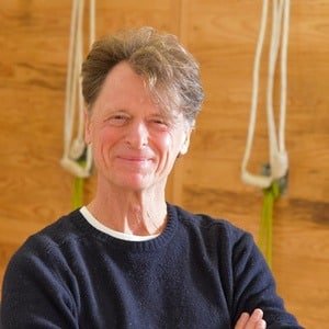Renny Dubuisson - Professeur de yoga Iyengar à Paris – Studio Yoga République