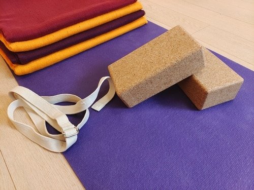 les accessoires de yoga 500x375 les accessoires de yoga essentiels