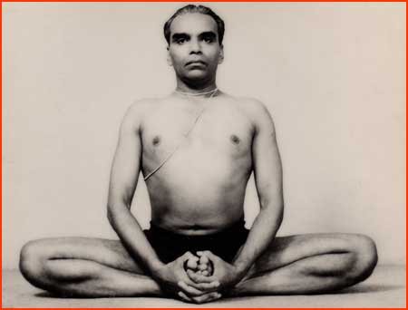 BKS Iyengar en Badhakonasana